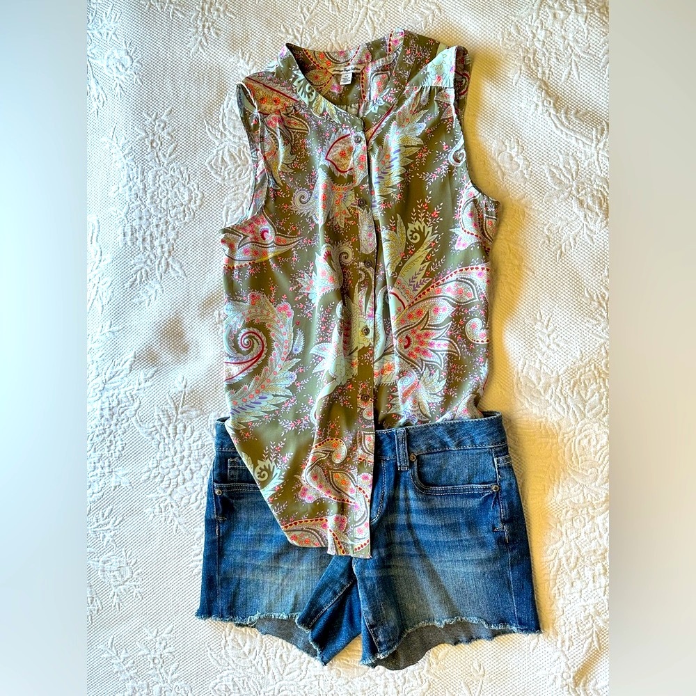 American Eagle paisley, floral blouse, green & pink, loose fit, small pe…